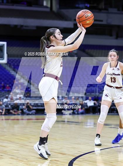 Thumbnail 3 in Broaddus vs. Eula (UIL 1A Basketball Division I Final) photogallery.