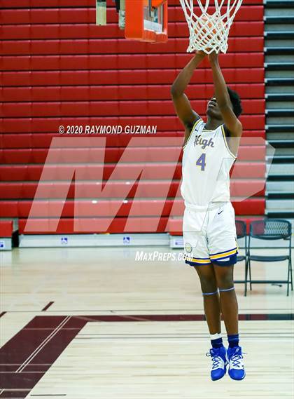 Thumbnail 3 in Beyer vs. Clovis (MLK Showcase) photogallery.