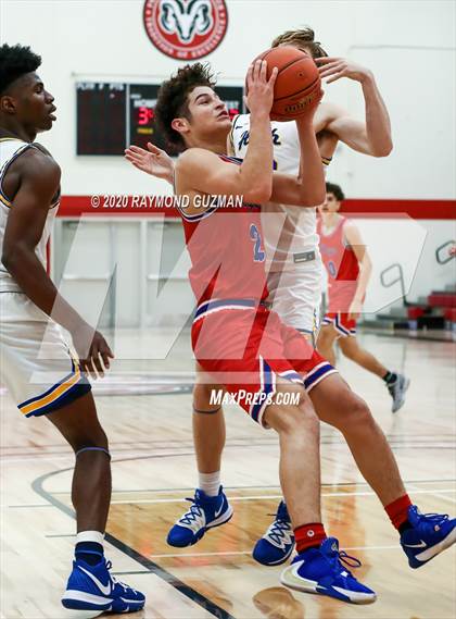 Thumbnail 1 in Beyer vs. Clovis (MLK Showcase) photogallery.