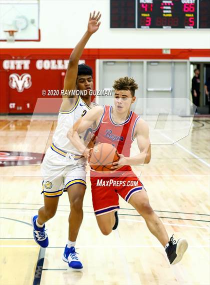 Thumbnail 3 in Beyer vs. Clovis (MLK Showcase) photogallery.