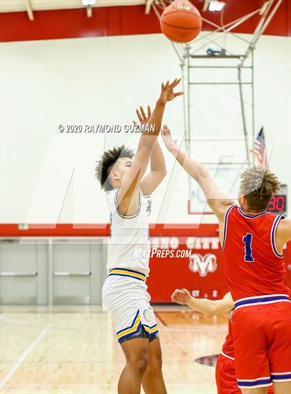 Thumbnail 3 in Beyer vs. Clovis (MLK Showcase) photogallery.