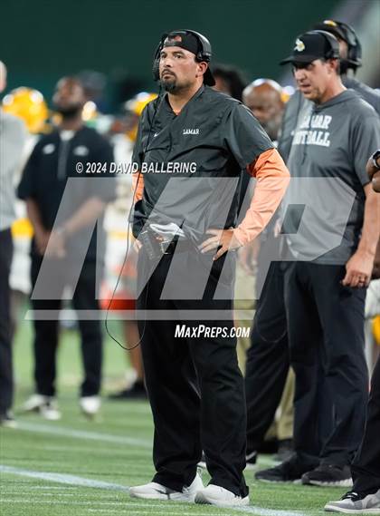 Thumbnail 3 in Lamar @ Arlington photogallery.