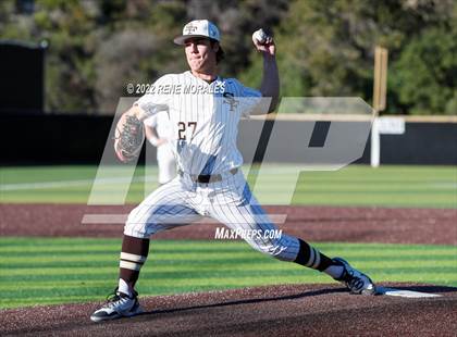 Thumbnail 2 in Harvard-Westlake vs St Francis photogallery.
