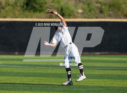 Thumbnail 3 in Harvard-Westlake vs St Francis photogallery.