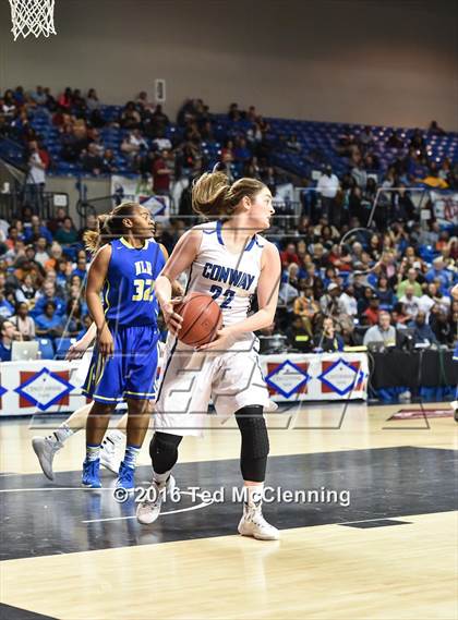 Thumbnail 2 in Conway vs. North Little Rock (AAA 7A Final) photogallery.