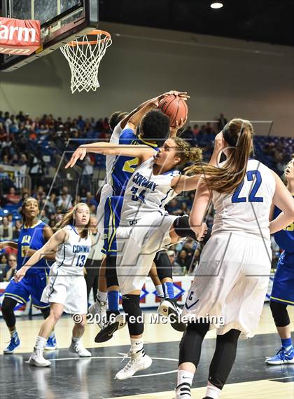 Thumbnail 1 in Conway vs. North Little Rock (AAA 7A Final) photogallery.