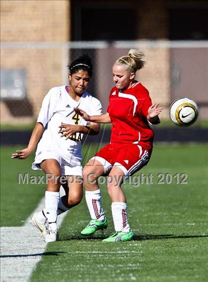 Thumbnail 2 in Lamar vs. Horn (Emily Hunter Fish Bowl Tournament) photogallery.
