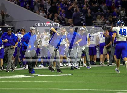 Thumbnail 3 in Guyer vs. Byron Nelson (UIL 6A Region Playoff) photogallery.