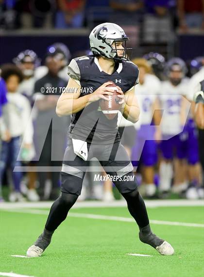 Thumbnail 2 in Guyer vs. Byron Nelson (UIL 6A Region Playoff) photogallery.