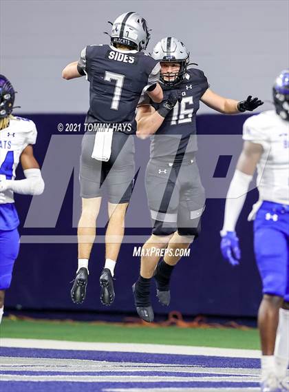 Thumbnail 2 in Guyer vs. Byron Nelson (UIL 6A Region Playoff) photogallery.