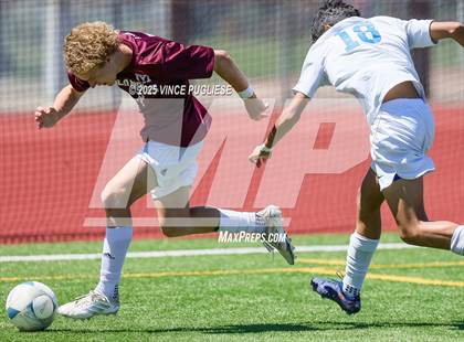 Thumbnail 1 in Mercer Island @ Auburn Mountainview (WIAA 3A Semi Final) photogallery.