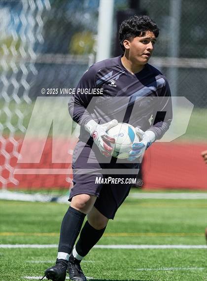 Thumbnail 2 in Mercer Island @ Auburn Mountainview (WIAA 3A Semi Final) photogallery.