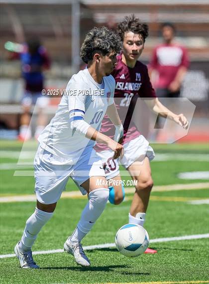 Thumbnail 2 in Mercer Island @ Auburn Mountainview (WIAA 3A Semi Final) photogallery.