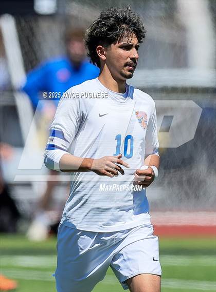 Thumbnail 3 in Mercer Island @ Auburn Mountainview (WIAA 3A Semi Final) photogallery.