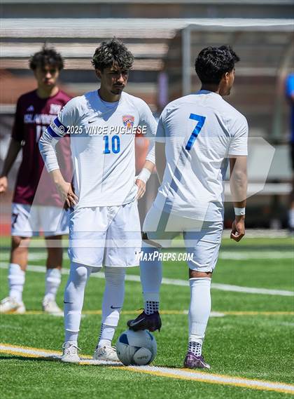 Thumbnail 1 in Mercer Island @ Auburn Mountainview (WIAA 3A Semi Final) photogallery.