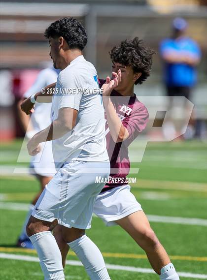 Thumbnail 3 in Mercer Island @ Auburn Mountainview (WIAA 3A Semi Final) photogallery.
