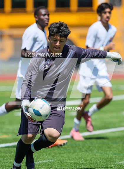 Thumbnail 2 in Mercer Island @ Auburn Mountainview (WIAA 3A Semi Final) photogallery.