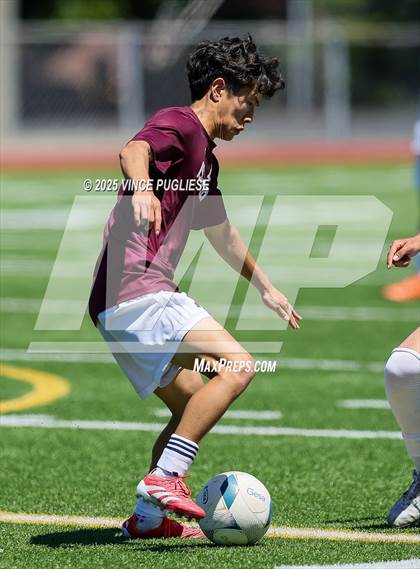 Thumbnail 2 in Mercer Island @ Auburn Mountainview (WIAA 3A Semi Final) photogallery.