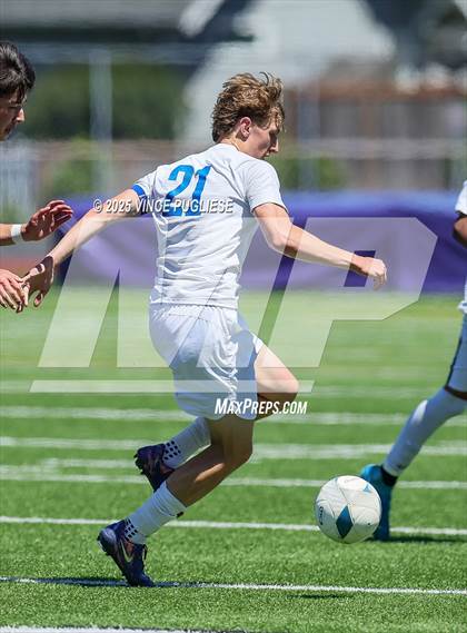 Thumbnail 1 in Mercer Island @ Auburn Mountainview (WIAA 3A Semi Final) photogallery.