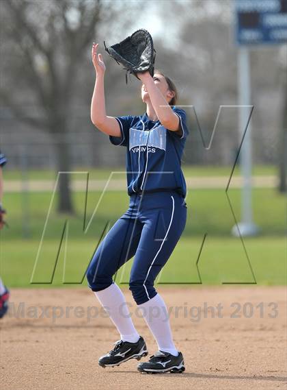 Thumbnail 3 in Oakmont vs. Armijo (Victory Pre-Season T.O.C.) photogallery.