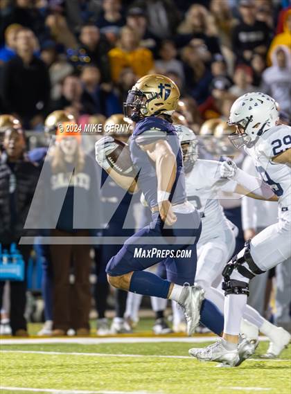 Thumbnail 3 in Mill Valley vs. Saint Thomas Aquinas (KSHSAA 5A Sectional) photogallery.