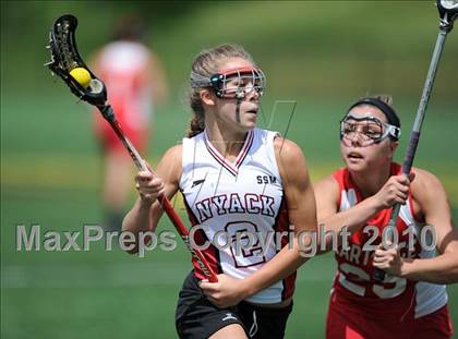 Thumbnail 2 in Carthage vs. Nyack (NYSPHSAA Class C Semifinal) photogallery.