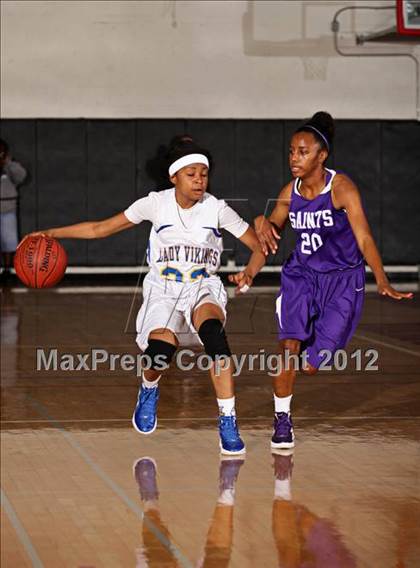 Thumbnail 3 in St. Anthony vs. St. Bernard (Real Run Classic) photogallery.