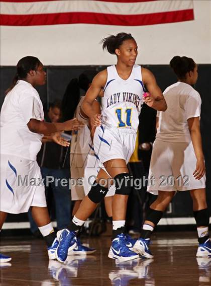Thumbnail 2 in St. Anthony vs. St. Bernard (Real Run Classic) photogallery.