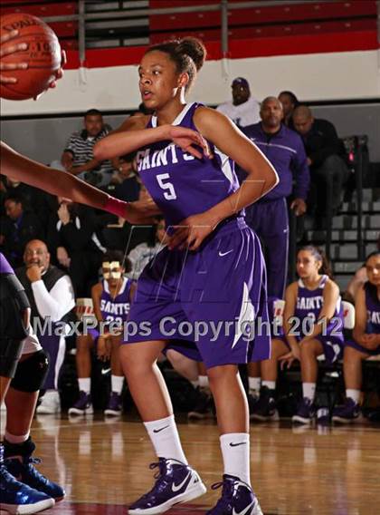 Thumbnail 2 in St. Anthony vs. St. Bernard (Real Run Classic) photogallery.