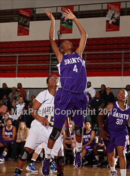Thumbnail 2 in St. Anthony vs. St. Bernard (Real Run Classic) photogallery.
