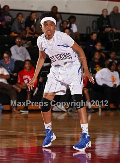 Thumbnail 3 in St. Anthony vs. St. Bernard (Real Run Classic) photogallery.