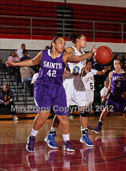 Thumbnail 3 in St. Anthony vs. St. Bernard (Real Run Classic) photogallery.
