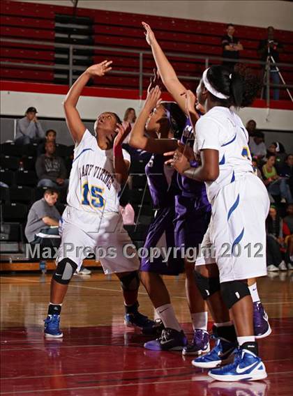 Thumbnail 1 in St. Anthony vs. St. Bernard (Real Run Classic) photogallery.
