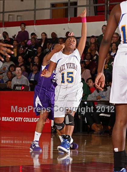 Thumbnail 3 in St. Anthony vs. St. Bernard (Real Run Classic) photogallery.