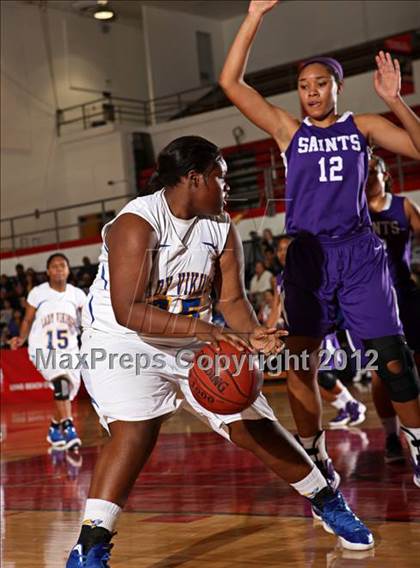 Thumbnail 2 in St. Anthony vs. St. Bernard (Real Run Classic) photogallery.