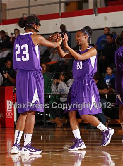 Thumbnail 2 in St. Anthony vs. St. Bernard (Real Run Classic) photogallery.