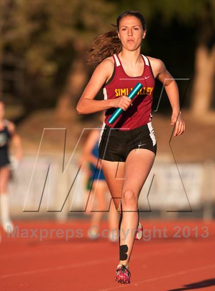 Thumbnail 2 in Don Green Invitational Girls 4x400 Meter Relay photogallery.