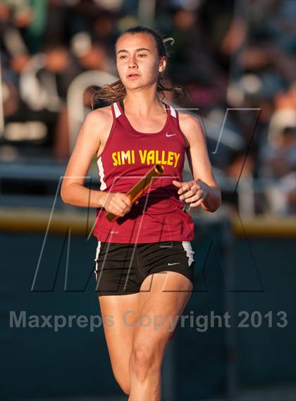 Thumbnail 2 in Don Green Invitational Girls 4x400 Meter Relay photogallery.