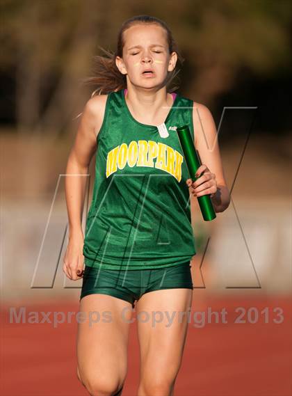 Thumbnail 2 in Don Green Invitational Girls 4x400 Meter Relay photogallery.