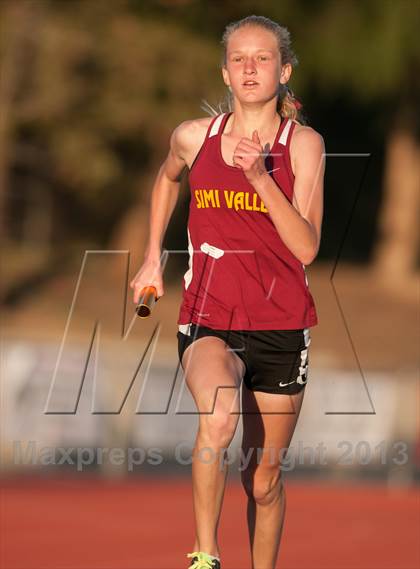 Thumbnail 2 in Don Green Invitational Girls 4x400 Meter Relay photogallery.