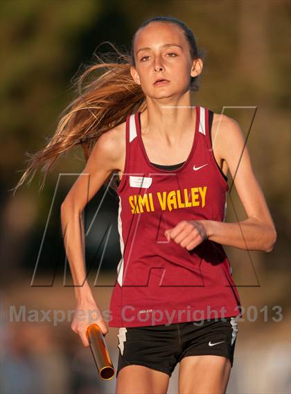 Thumbnail 2 in Don Green Invitational Girls 4x400 Meter Relay photogallery.