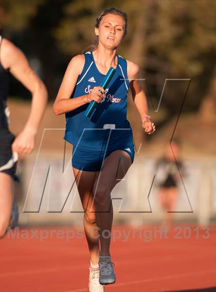 Thumbnail 2 in Don Green Invitational Girls 4x400 Meter Relay photogallery.