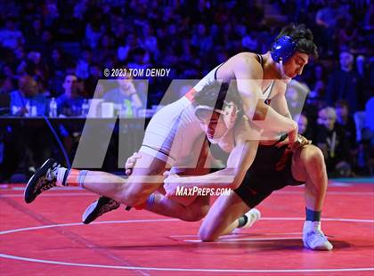 Thumbnail 3 in UIL 6A State Championships 157 lb - 175 lb Finals photogallery.