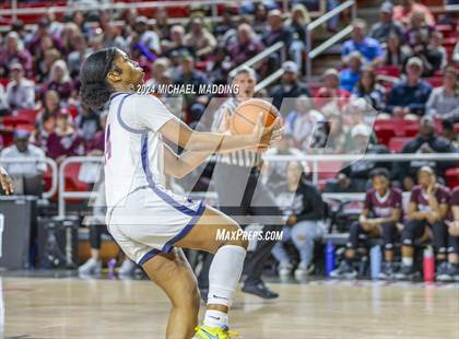 Thumbnail 3 in Hardin-Jefferson vs. Silsbee photogallery.
