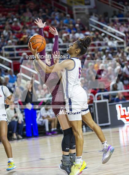 Thumbnail 2 in Hardin-Jefferson vs. Silsbee photogallery.