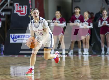 Thumbnail 2 in Hardin-Jefferson vs. Silsbee photogallery.