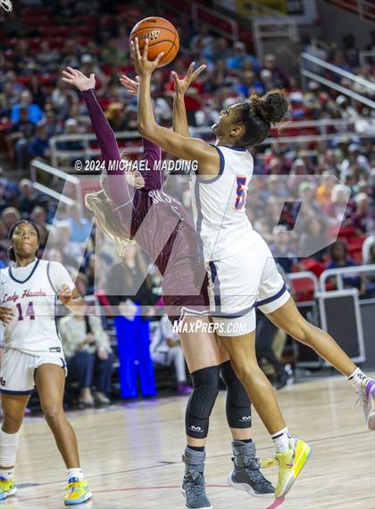Thumbnail 3 in Hardin-Jefferson vs. Silsbee photogallery.