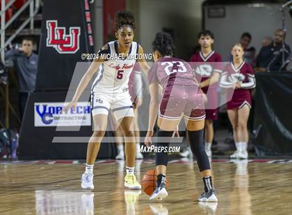 Thumbnail 3 in Hardin-Jefferson vs. Silsbee photogallery.