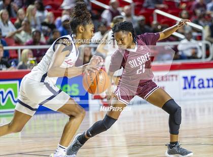 Thumbnail 1 in Hardin-Jefferson vs. Silsbee photogallery.