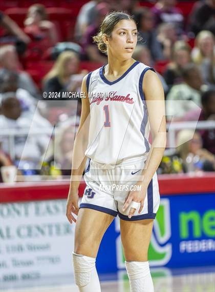 Thumbnail 1 in Hardin-Jefferson vs. Silsbee photogallery.